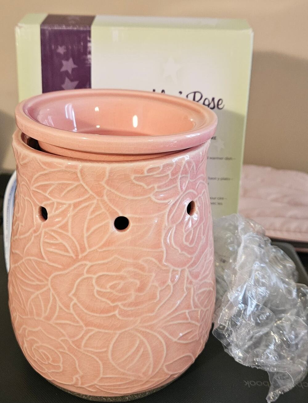 Scentsy Cracklin’ Rose Premium Wax Warmer With Box NEW